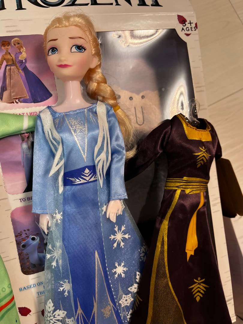中古　ディズニーアナと雪の女王 II ドールセット 4体　オラフつき