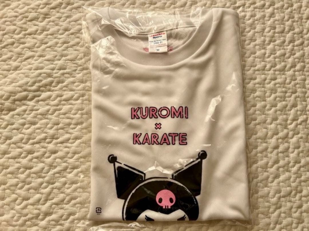 サンリオ 空手 コラボ Tシャツ Mサイズ クロミ sanrio kuromi