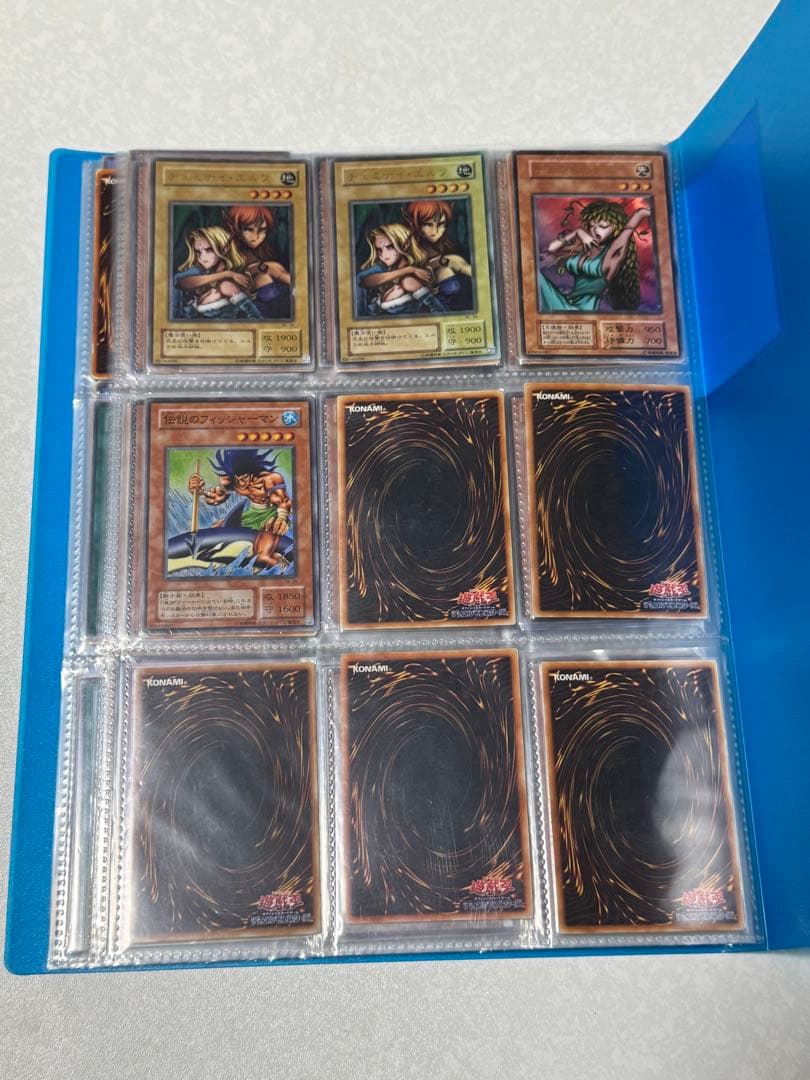 【超メルカリ市特別価格】遊戯王　引退品　ファイル　SR500枚以上