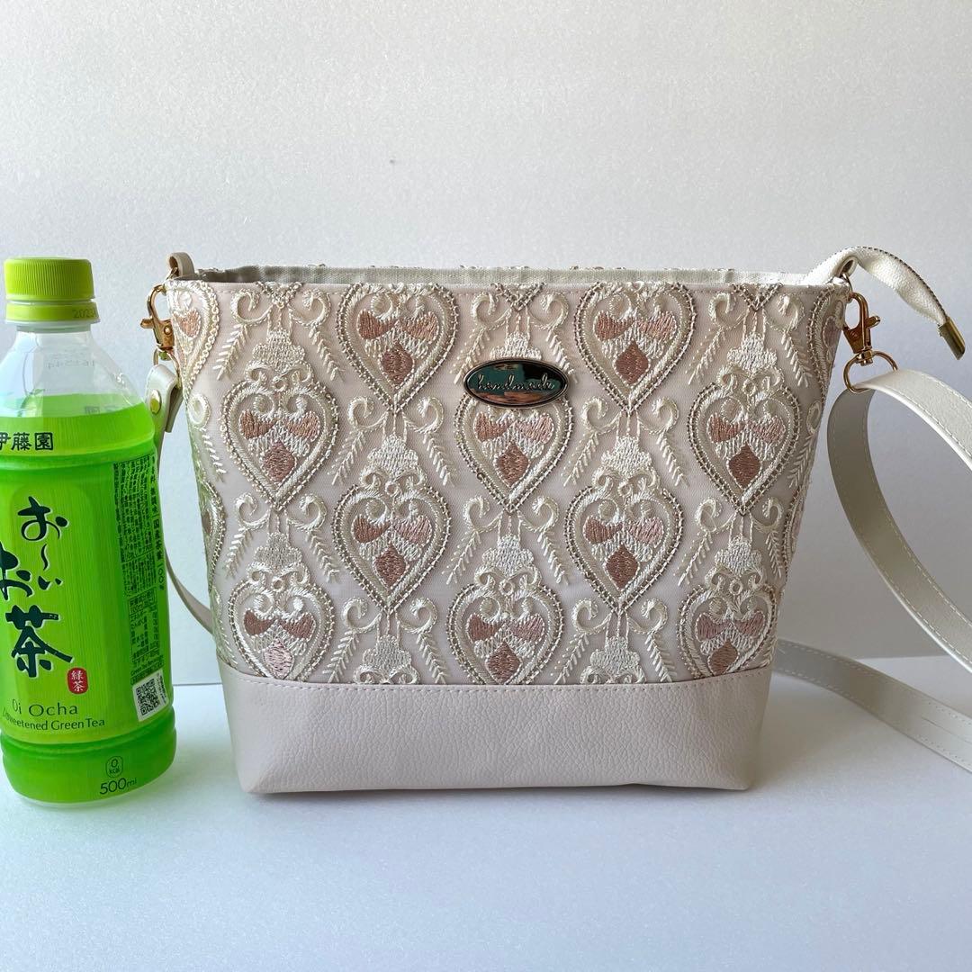 インド刺繍ハートチュール生地ピンクベージュと合皮　ショルダーバッグ　ハンドメイド