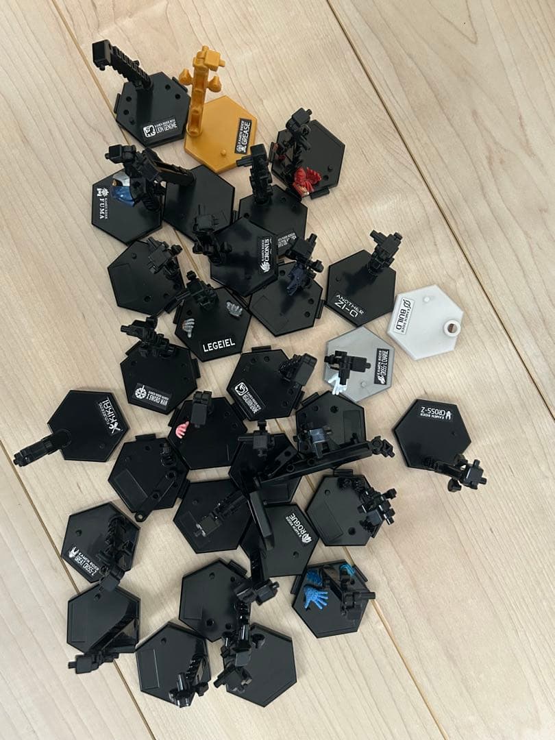 d*7様 【現物のみ/まとめ売り】仮面ライダー装動（その他含む）　約50体