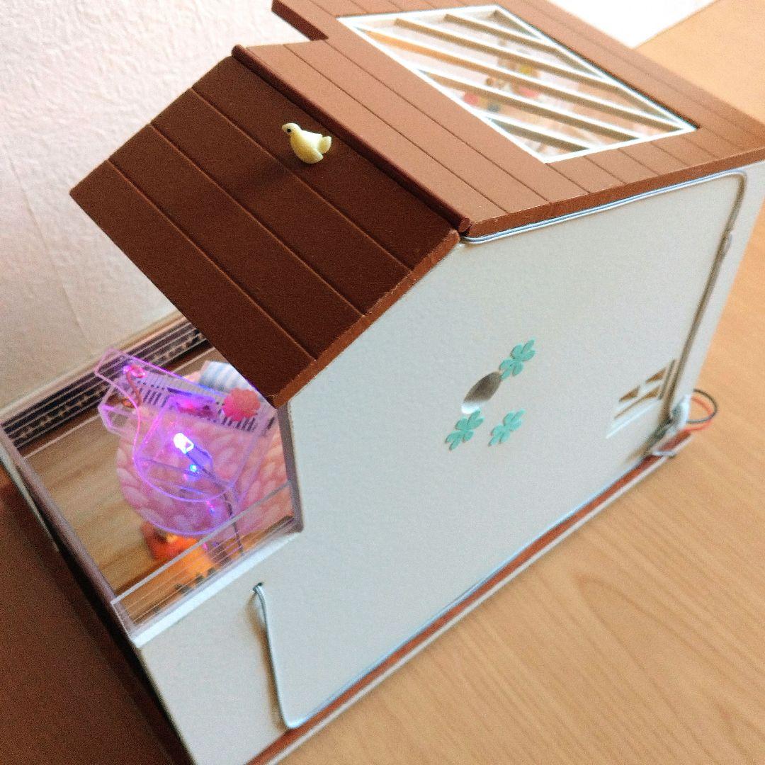 サザエさんフィギュア＆LEDライト付きドールハウスセット