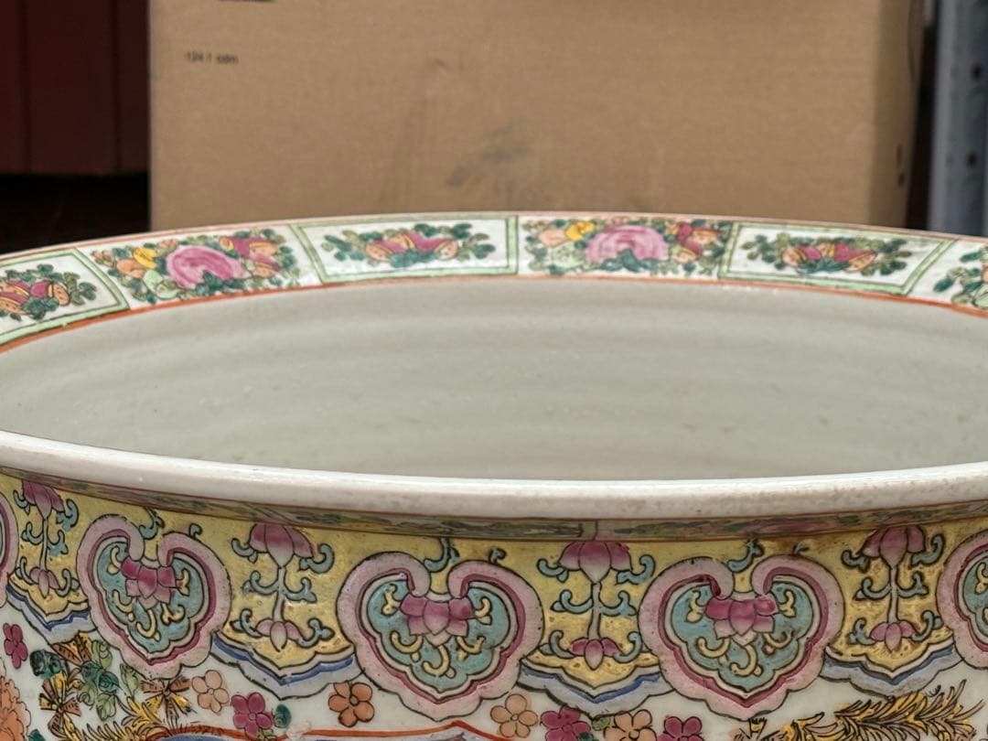 中国　粉彩　人物圖　鉢　高さ約33.5cm 大清乾隆年製銘　送料込み269325