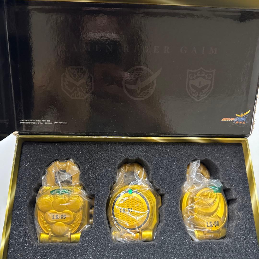 希少品　仮面ライダー鎧武 ゴールド変身ベルト3個セット