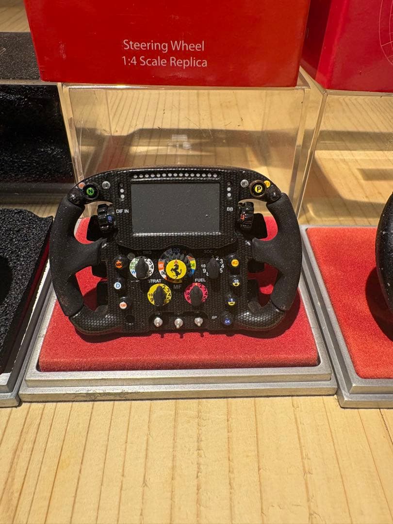 アマルガム1/4フェラーリF1ステアリング　7個セット