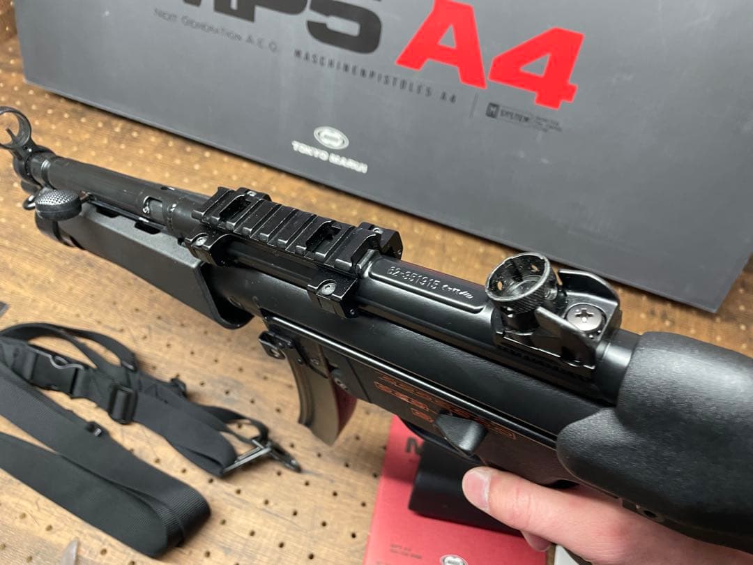 東京マルイ MP5 A4 次世代電動ガン　マガジン、付き