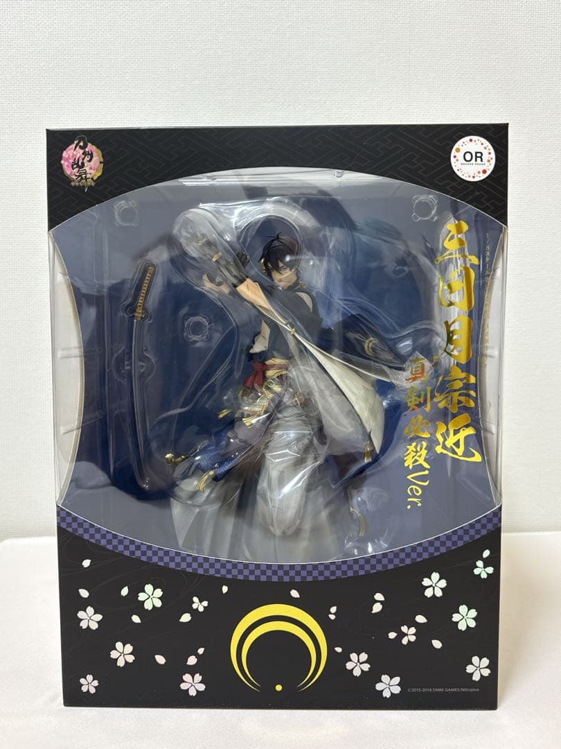 刀剣乱舞　三日月宗近 真剣必殺Ver. フィギュア　チャーム付き