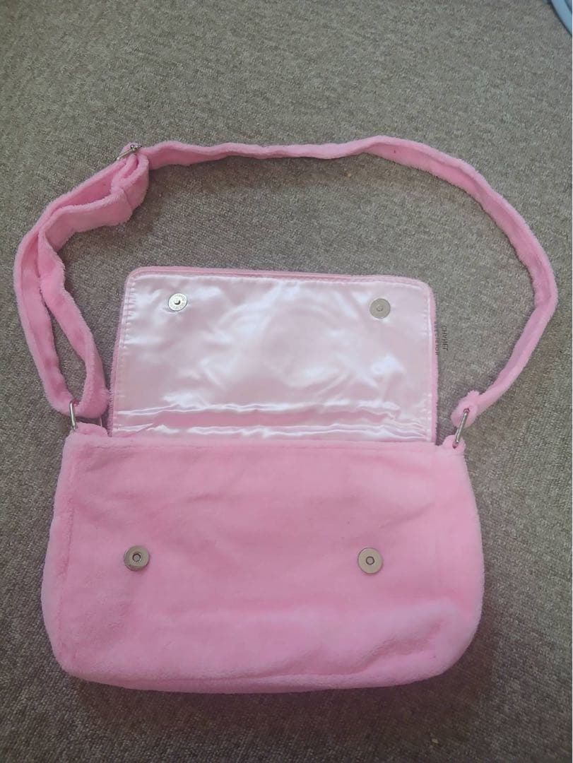 CHANEL ピンクショルダーバッグ