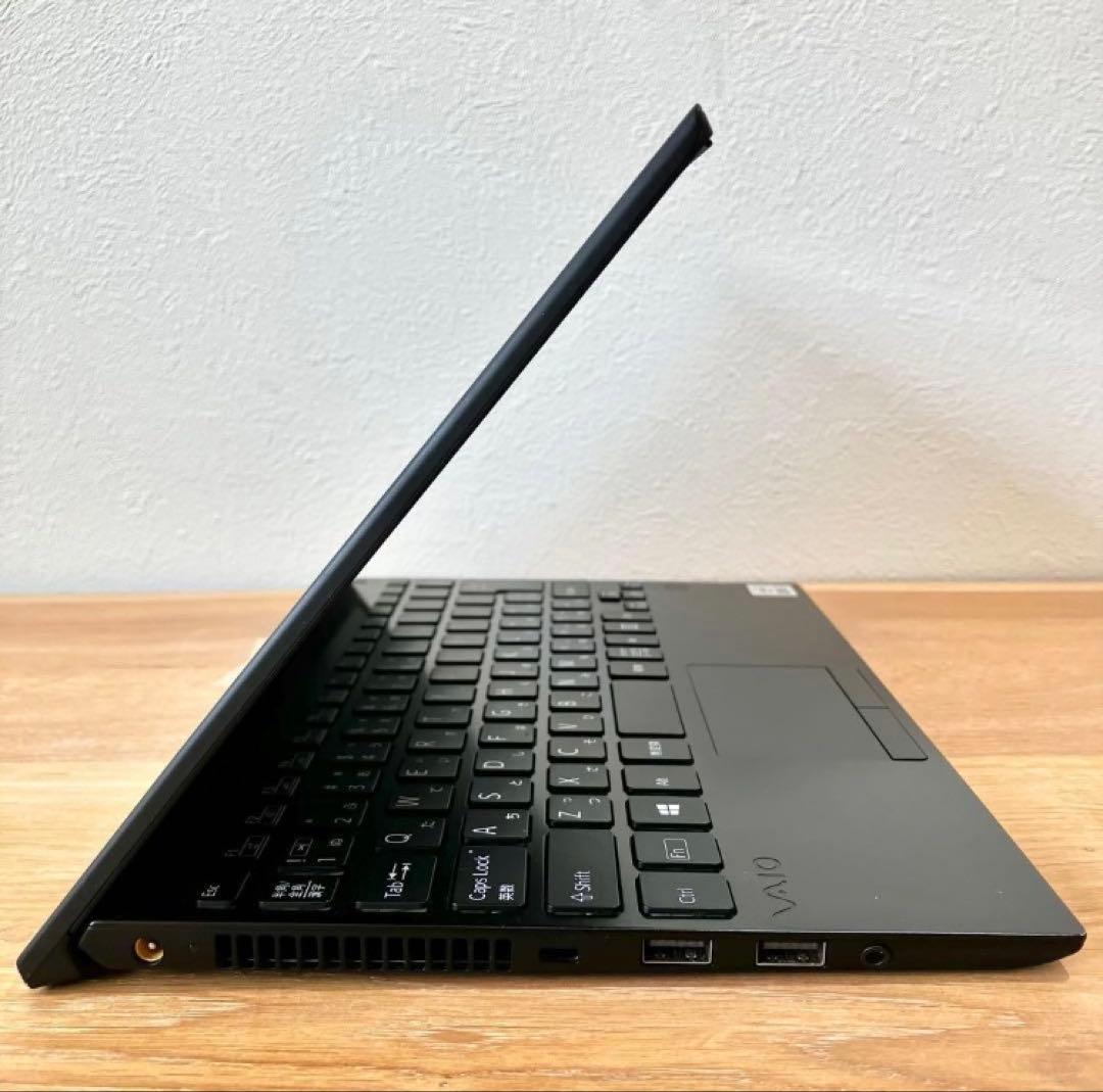 VAIO 16GB i7 第10世代 SSD カメラ付き ノートパソコン　軽量