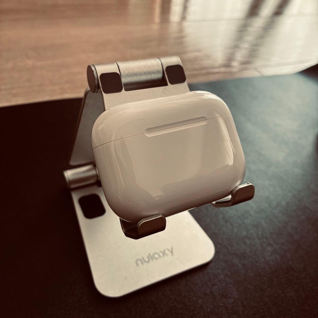 美品 AirPods Pro 3(3専用comply Mサイズ、ケース付き)