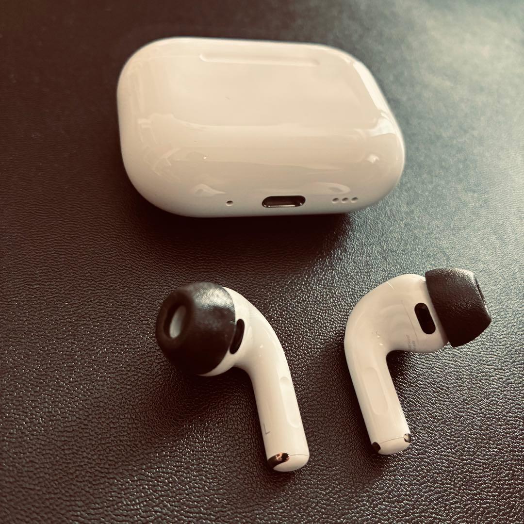 美品 AirPods Pro 3(3専用comply Mサイズ、ケース付き)