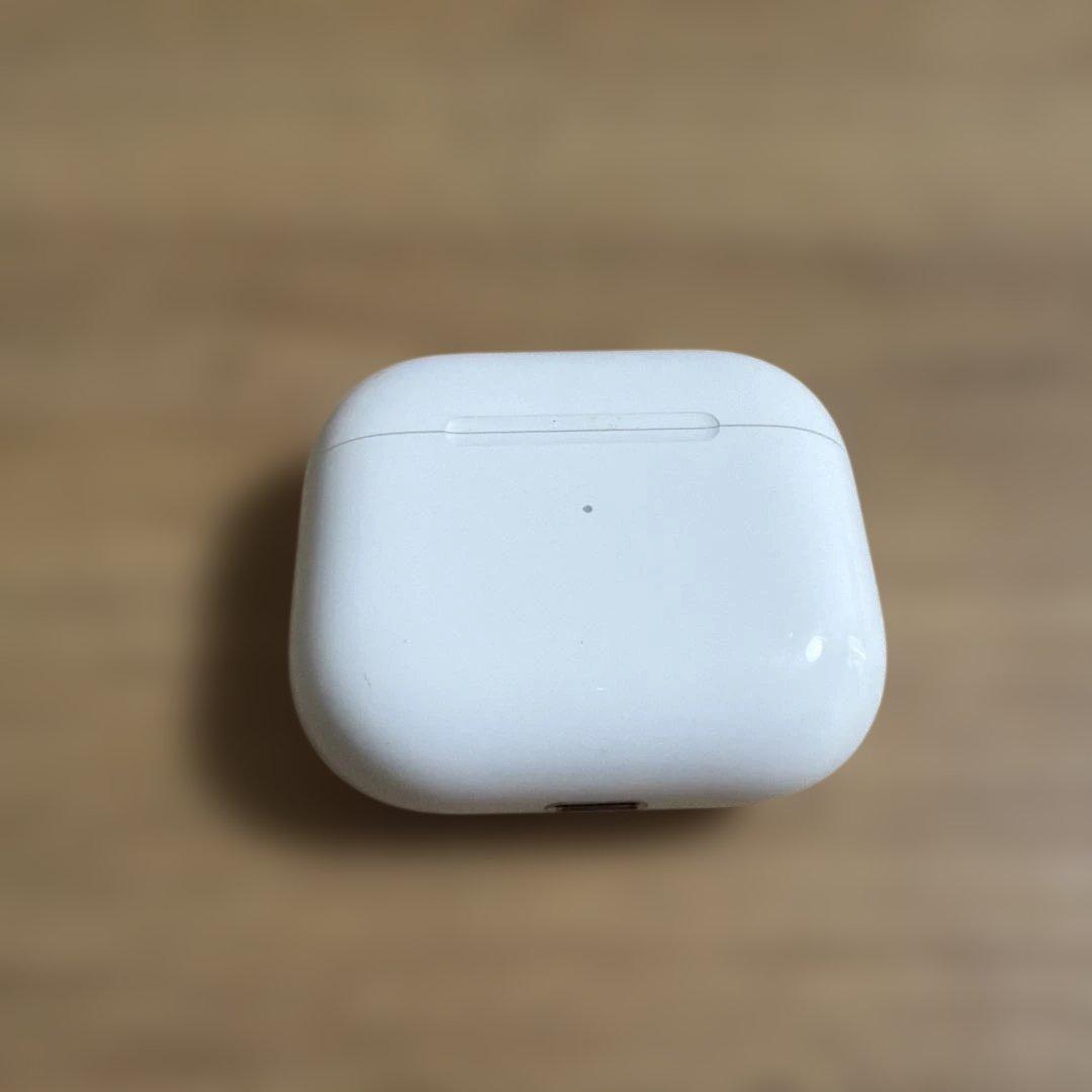 AirPods本体 ホワイト 充電ケース付き第3世代