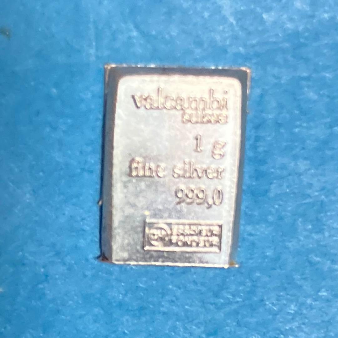 銀インゴット1点純銀メダル2点銅年銘板1点