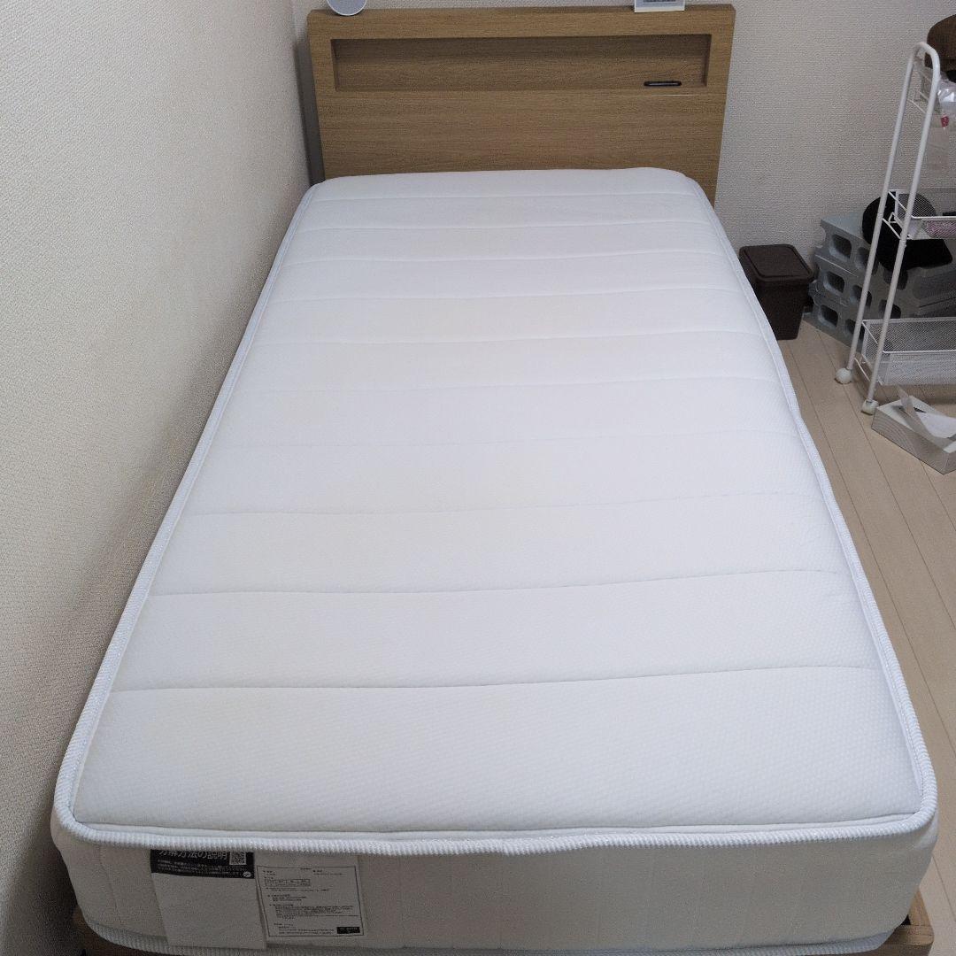 シングル ベッドフレーム　マットレス　ニトリ