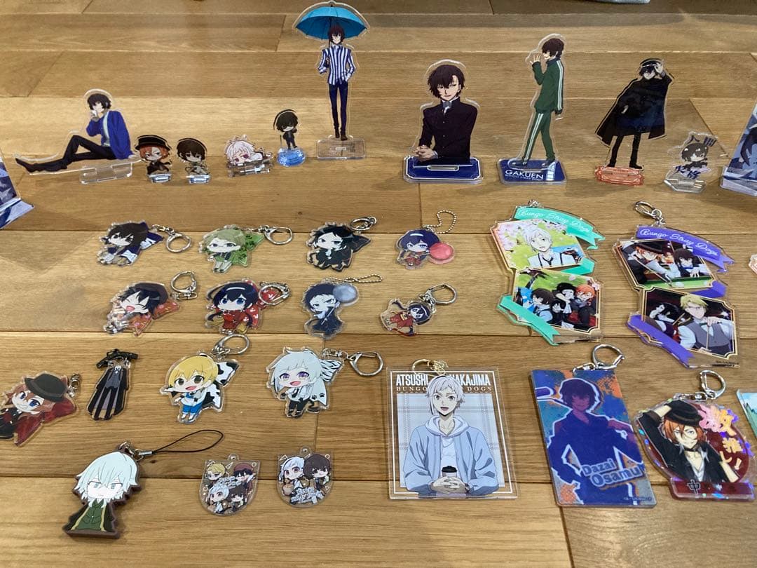 文豪スト　アニメキャラクターアクリルスタンド　ポスター 缶バッジセット