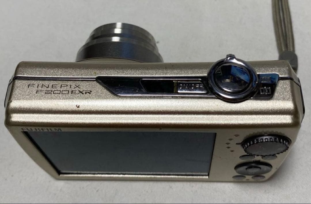 富士フィルム FinePix Z200EXR シルバー
