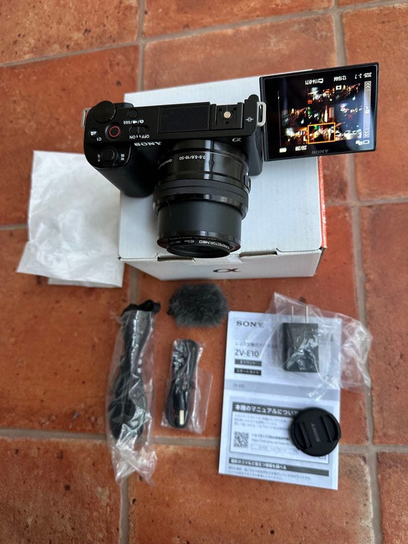 デジタルカメラ English Sony ZV-E10 INTERNATIONAL 2024