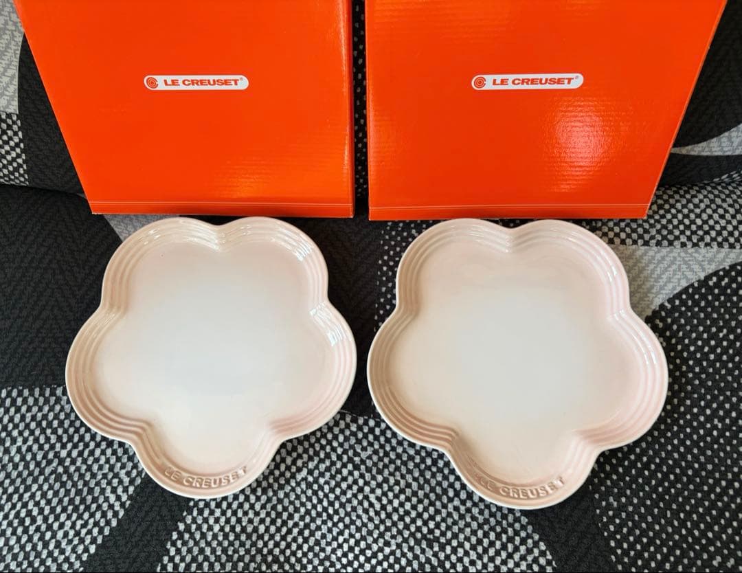新品 ルクルーゼ フラワープレート 23cm バレリーナピンク 2枚セット