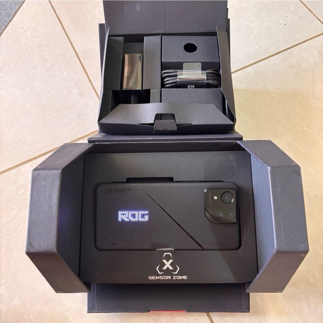 ROG Phone 8 Pro AMOLEDディスプレイ搭載