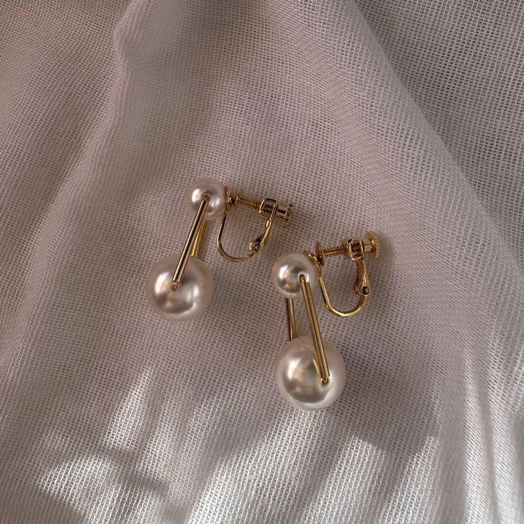 #466スワロフスキーパール　ゴールドスティック　イヤリング/チタンピアス変更可