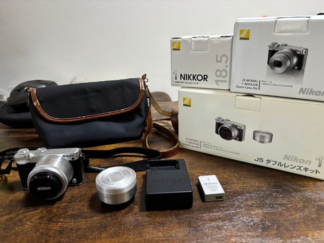 カメラ Nikon 1 J5 ミラーレスカメラ ダブルレンズキット おまけ付き