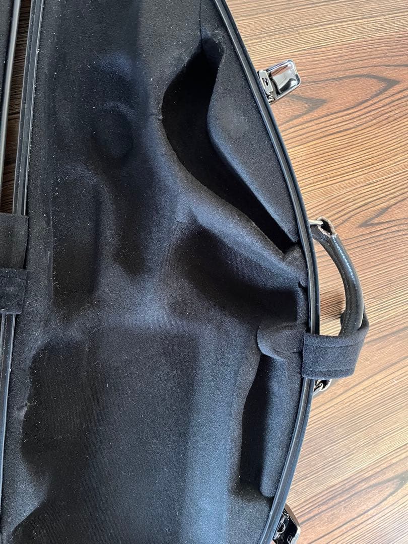 vivace アルトサックス　ハードケース　ストラップ付き