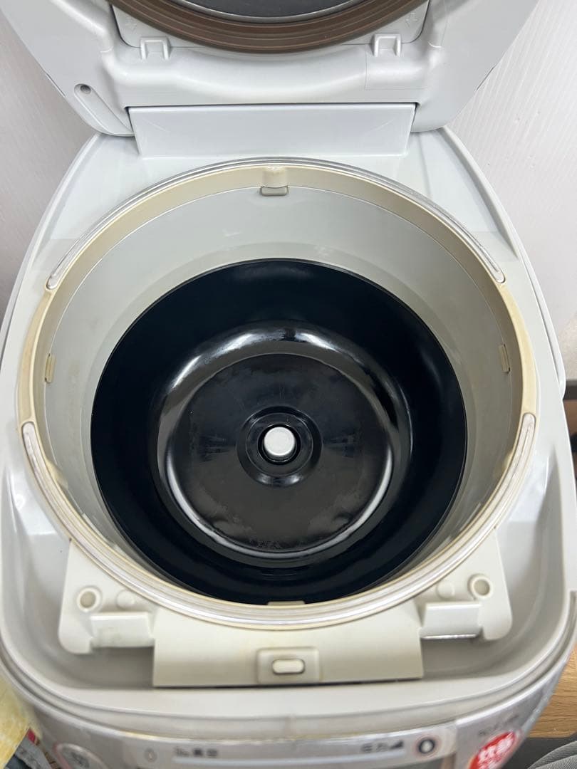 TOSHIBA 真空圧力IH炊飯器 RC-10VSA（5.5合炊き）