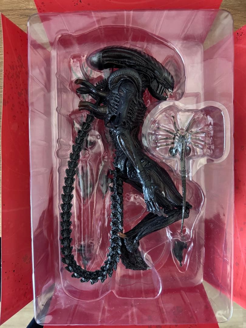 エイリアン:ロムルス/ スコーチド ゼノモーフ フィギュア NECA ネカ