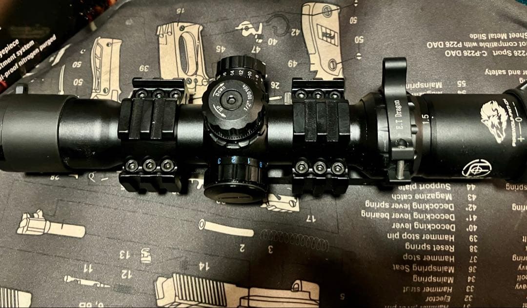 FIRE WOLF実銃用スコープ　1.5-4×30 レティクル赤青緑