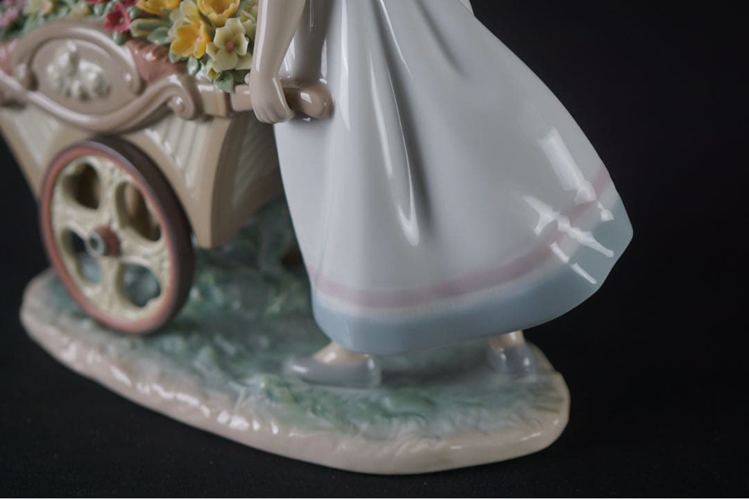 美品 Lladro リヤドロ 可愛いお花屋さん 6521 フィギュリン