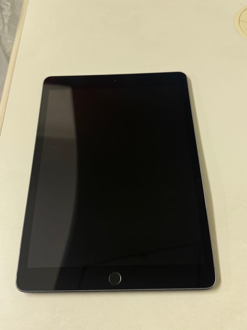 ipad 第七世代　128G ケーブル付き