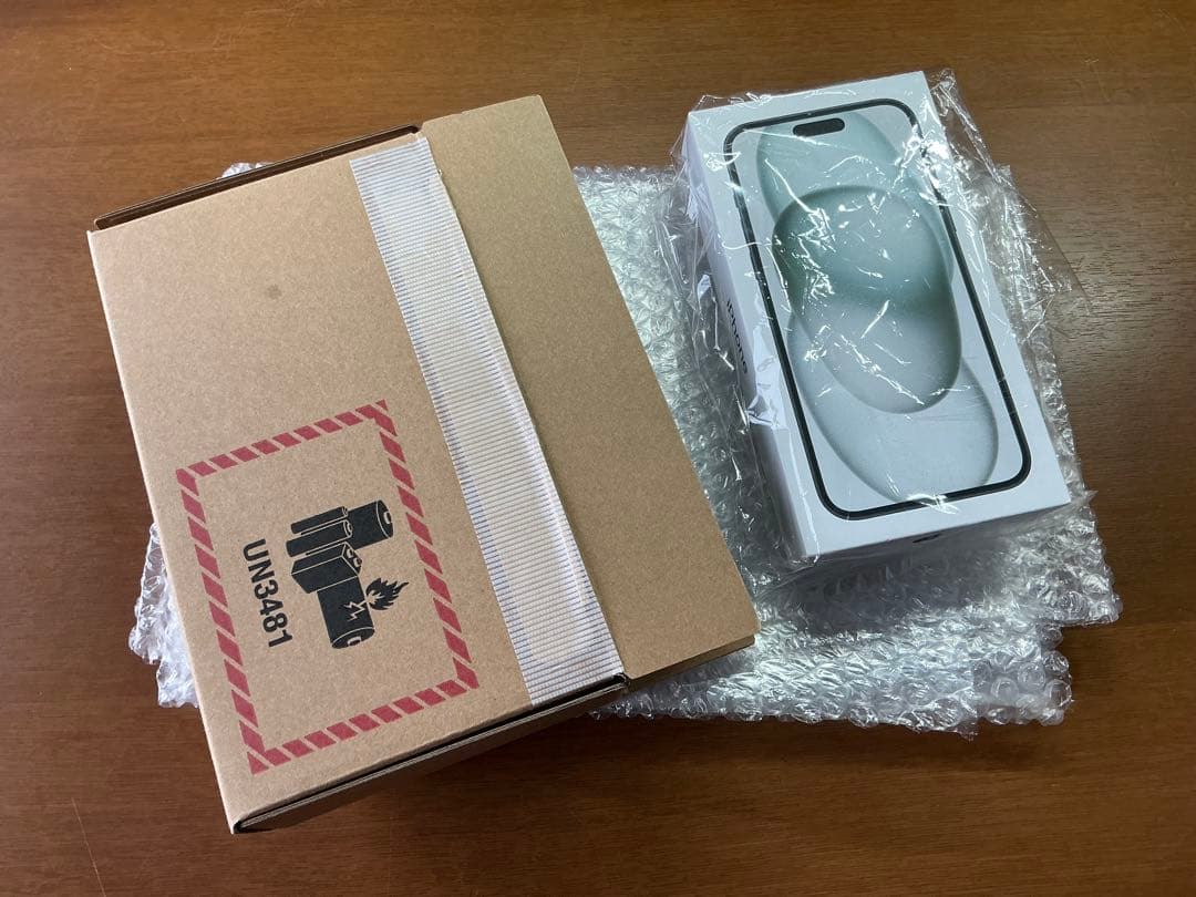 iPhone15plus 256gb バッテリー98% simフリー