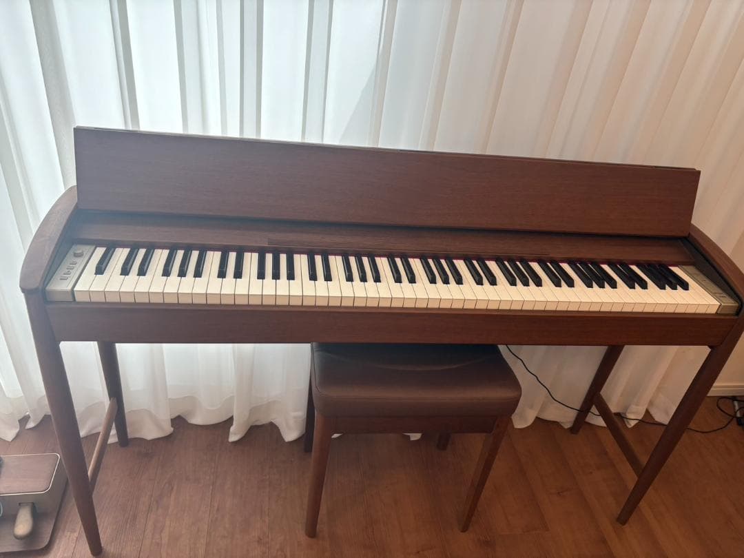 Roland KIYOLA KF-10、カリモクコラボ、メトロノーム付き