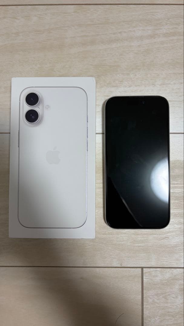 Apple iPhone16本体 ホワイト　128GB