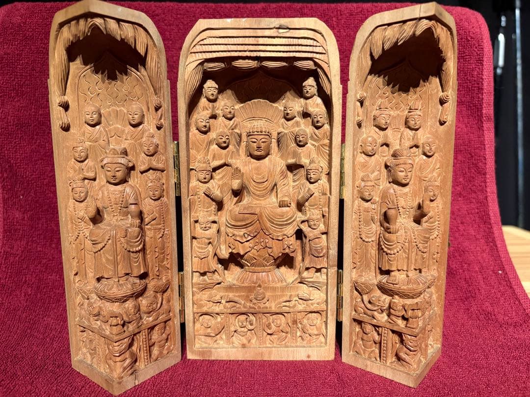 【木彫 三尊仏 厨子入り 仏像】三開き 精密彫刻 仏教美術 高さ17cm