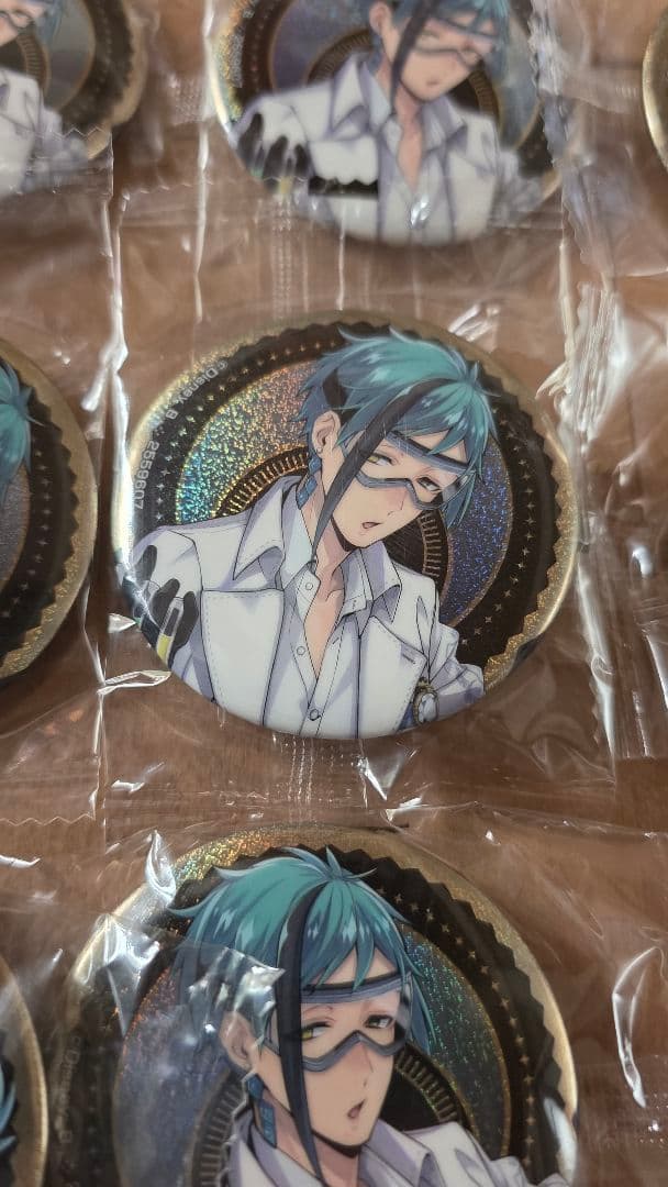 ツイステ　フロイド　缶バッジ　実験着