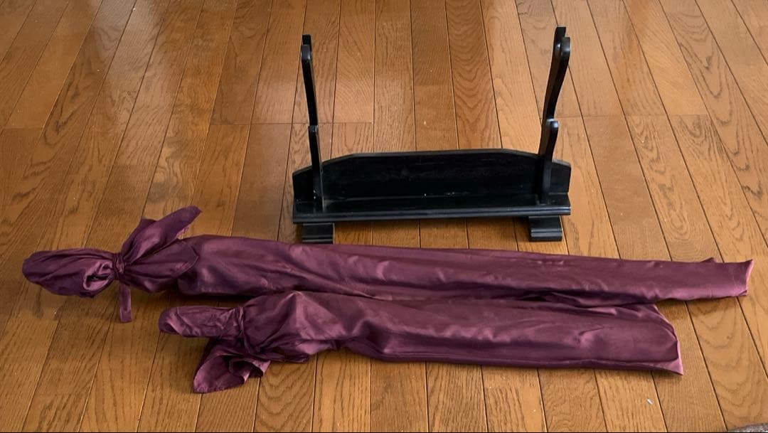 模造刀つば龍すかし　赤、黒2本セット➕掛け台➕袋セット（鑑賞用）