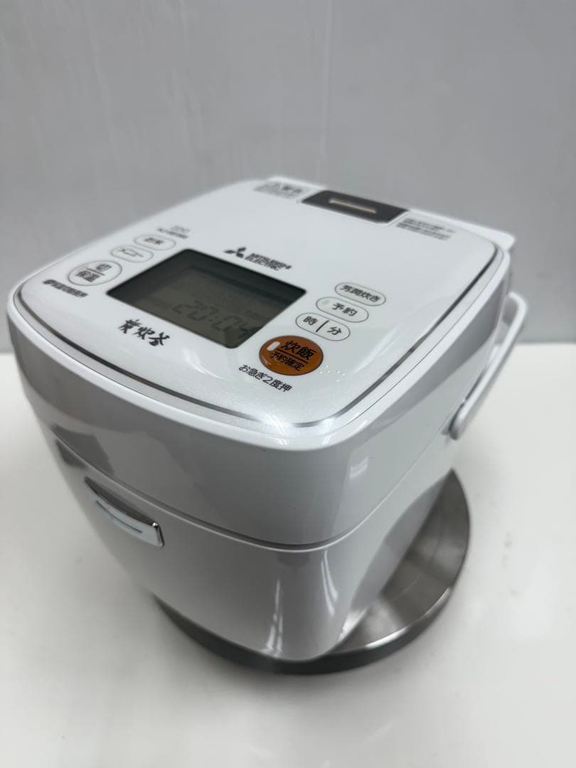 三菱IHジャー炊飯器　NJ-SE066-W 0.63L