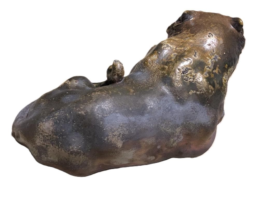 【 備前焼伏虎置物 】　鈴木黄弌造　陶印　黒檀木台付