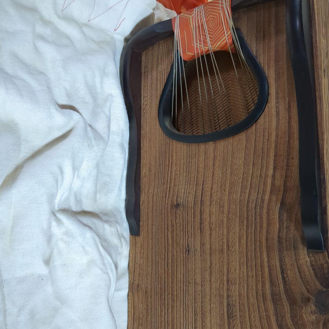 【高級／綾杉彫り】13弦 琴 山田流 蒔絵紋 鶴ゆたん・予備弦付 箏