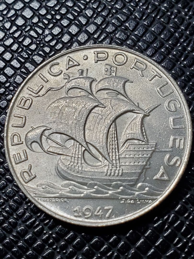 1535.　未使用　銀貨　1947年　ポルトガル　キャラベル船　5ドル　