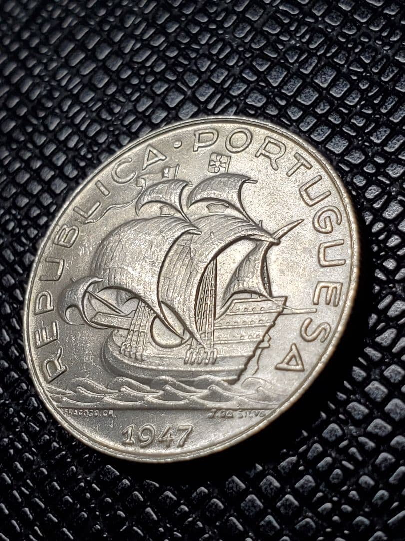 1535.　未使用　銀貨　1947年　ポルトガル　キャラベル船　5ドル　