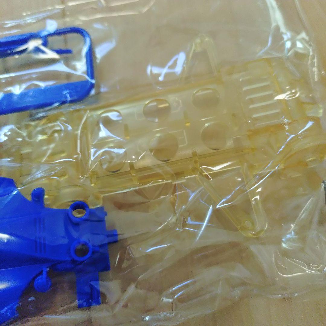 【送料無料】ミニ四駆 アバンテJr. 透明シャーシ カラータイヤ カナダ輸出仕様