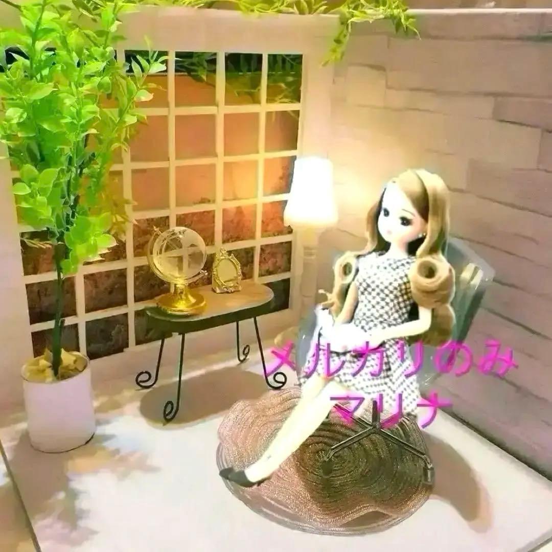 ドールハウス　ハンドメイド　木材　使用　椅子　は　スマホスタンド　実用