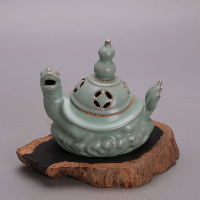 宋汝窯青釉亀紋鉄胎薫炉 工芸品 美術品 置物