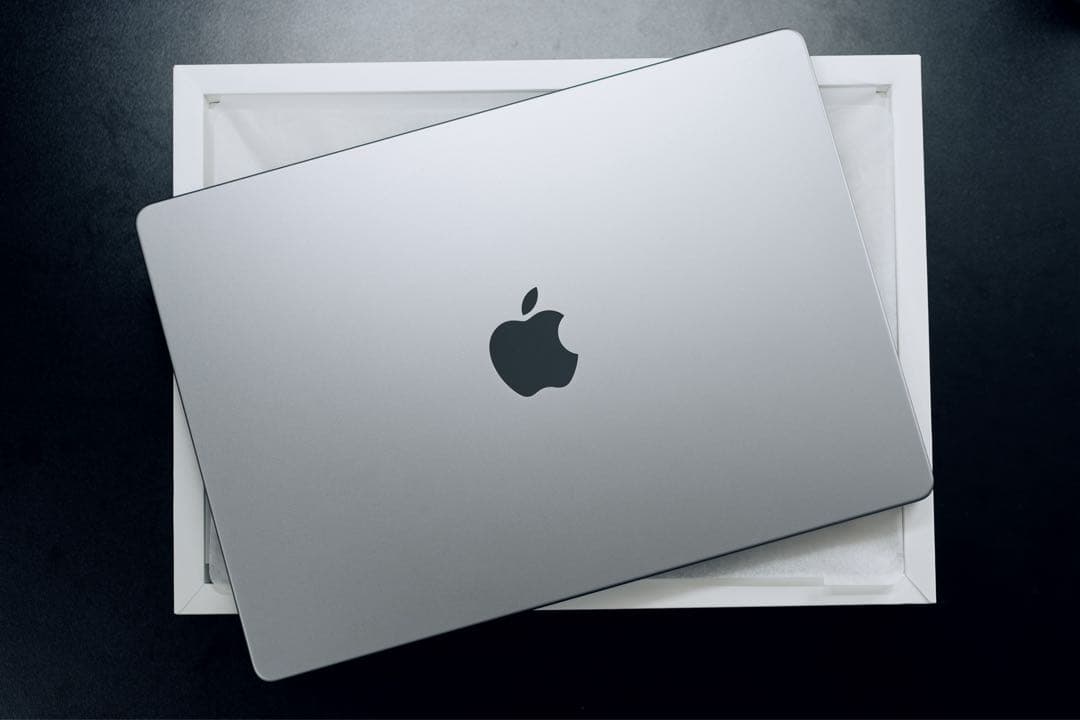 MacBook Pro M1 Pro 14インチ / 16GB / 1TB