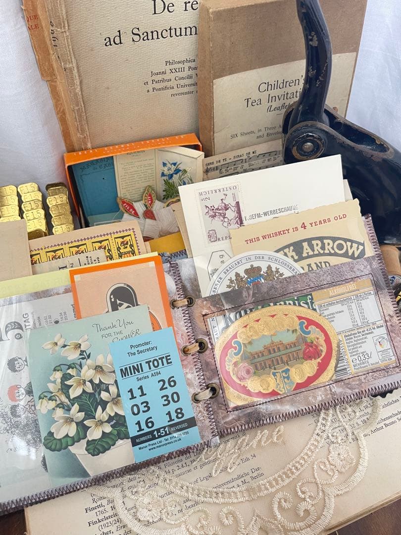 初回販売価格◎紙モノおすそ分けファイル｜横型デザイン×小窓ポケット チャーム付き