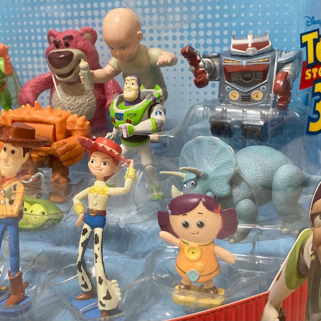 ディズニーストア限定「トイ・ストーリー3」デラックスフィギュア14体セット