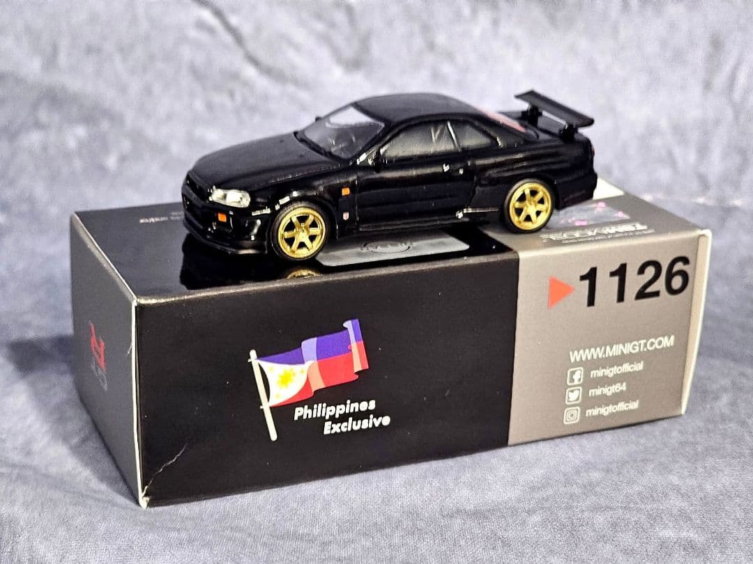 MINI GT 日産スカイラインGT-R (R34) フィリピン限定 未開封。