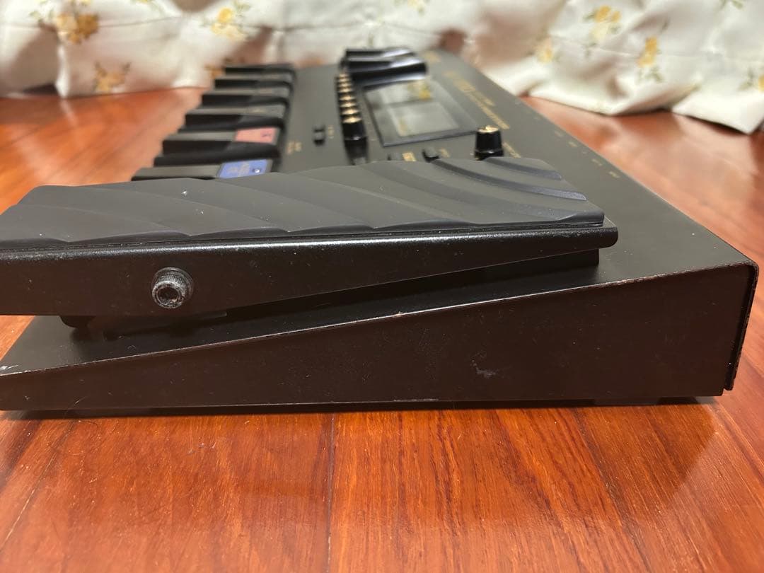 BOSS GT-100 エフェクトプロセッサー